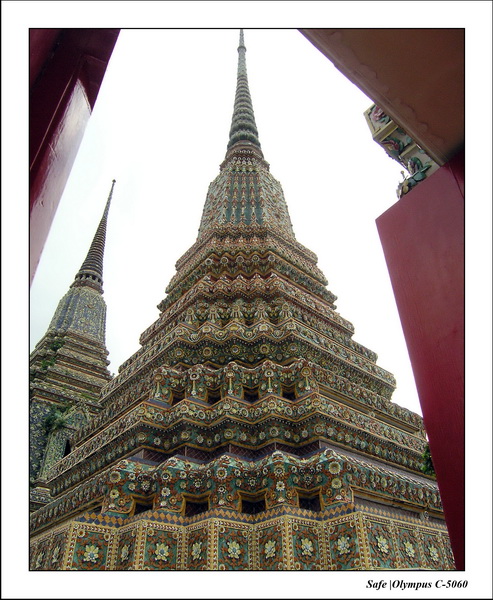 2005 - 07 - Bangkok - wat poh 14.JPG